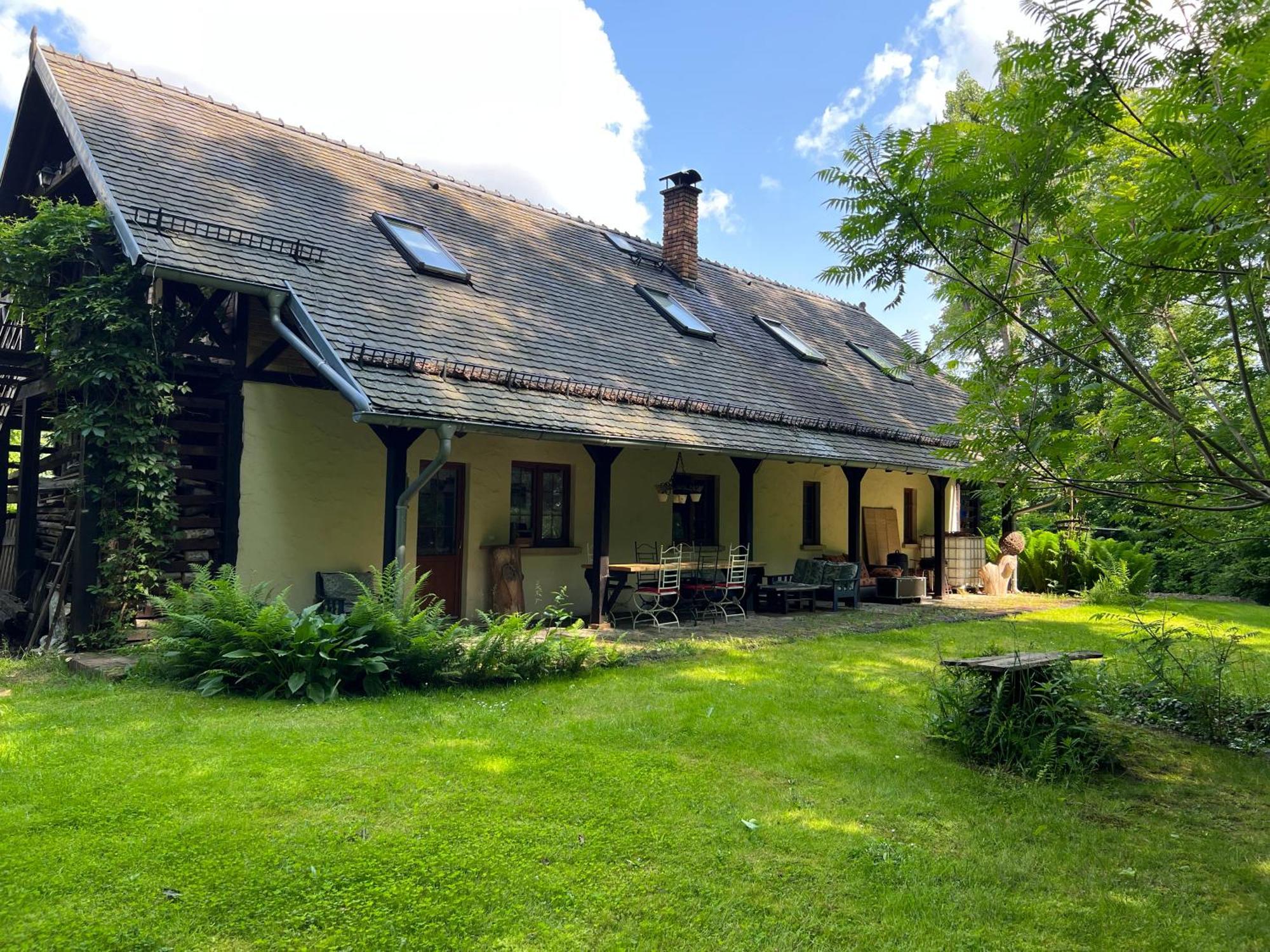 Dom Goscinny Leniuchy Leśna Exterior foto