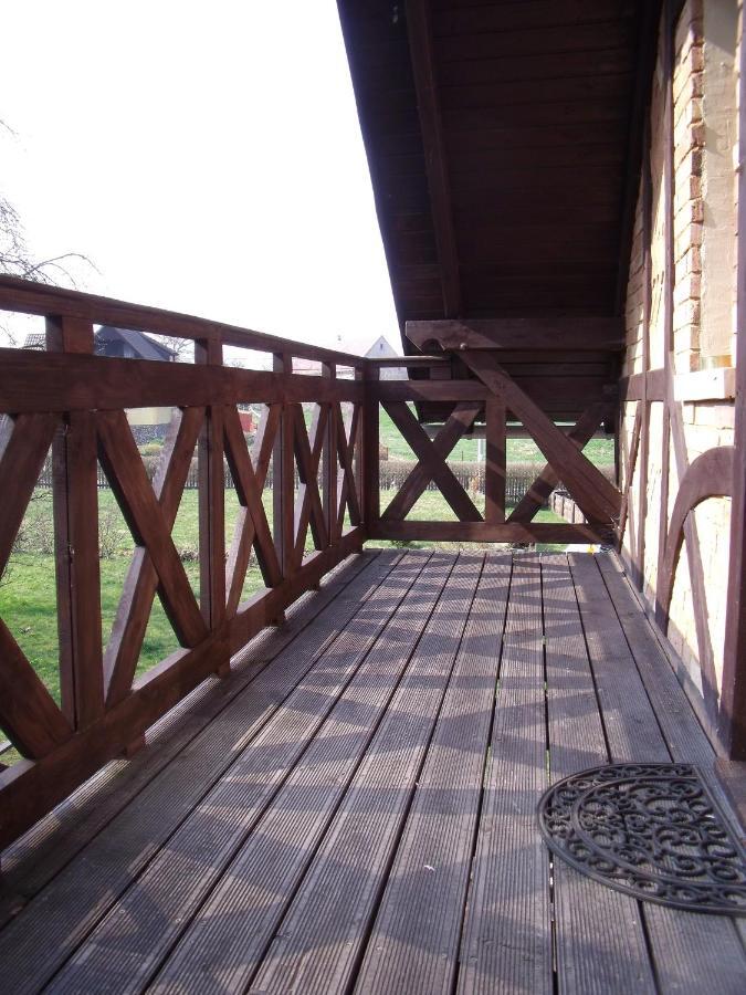 Dom Goscinny Leniuchy Leśna Exterior foto